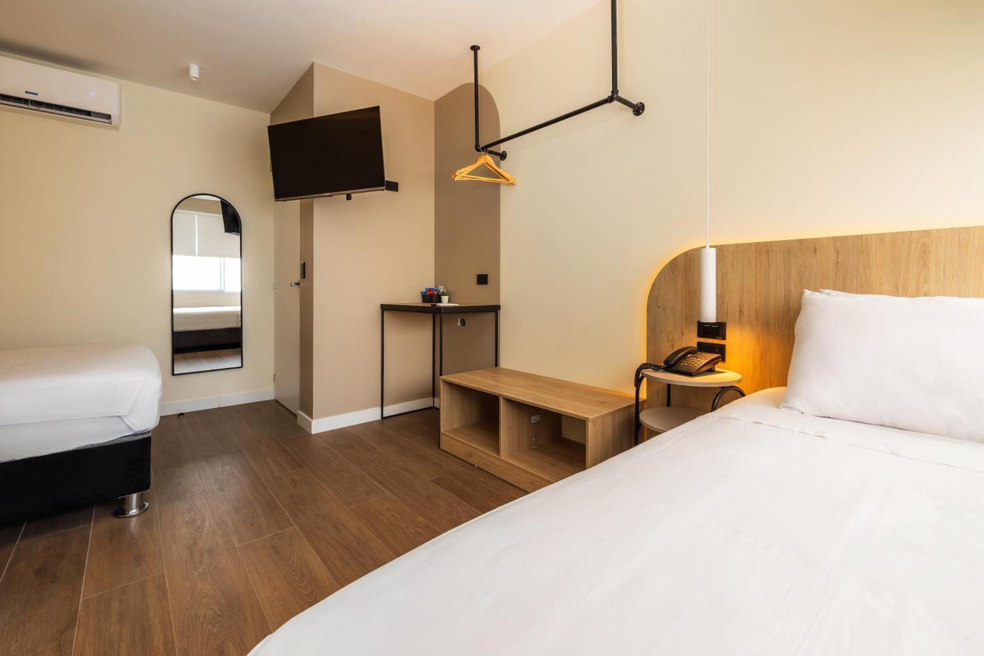 Hotel Solec 皮乌拉 外观 照片
