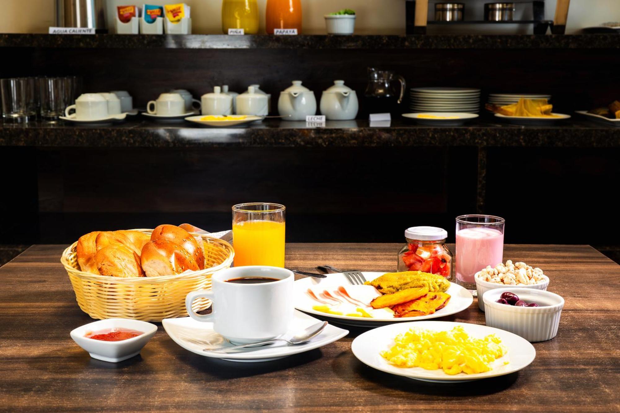 Hotel Solec 皮乌拉 外观 照片